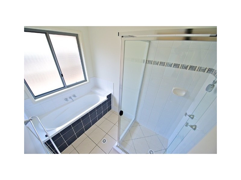 6 Sarah Place, Raceview QLD 4305