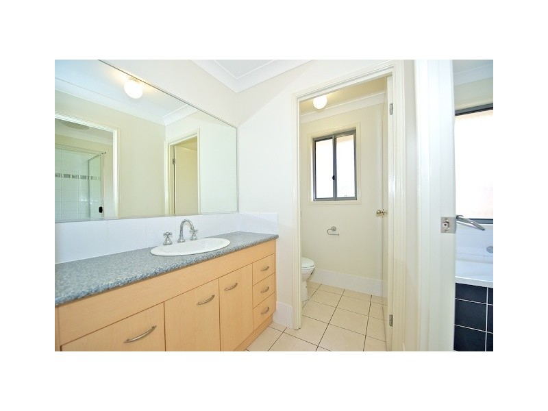 6 Sarah Place, Raceview QLD 4305