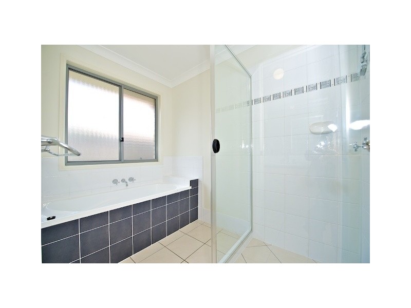 6 Sarah Place, Raceview QLD 4305
