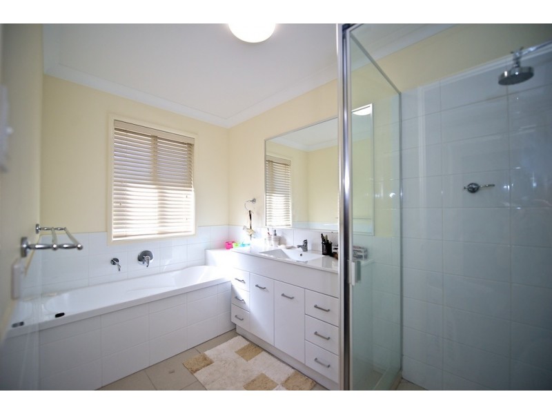 27 Titmarsh Cct, Fernvale QLD 4306