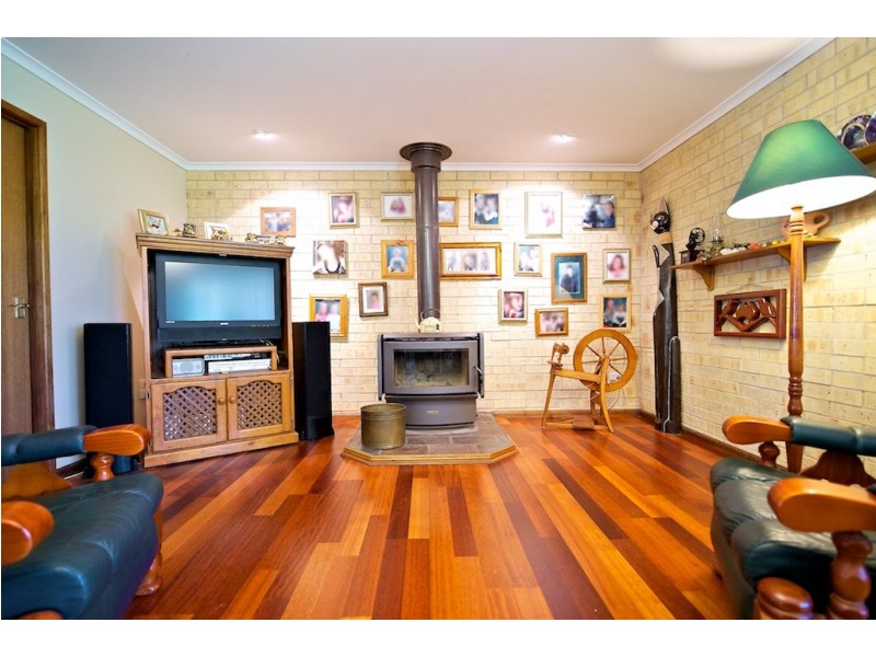 249 Willaura Drive, Mount Hallen QLD 4312