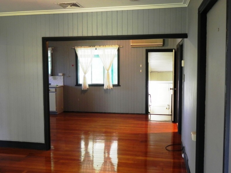 116 Main Street, Lowood QLD 4311