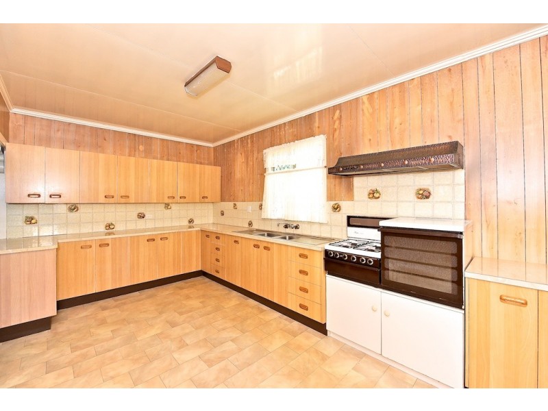 69 Roderick Street, Ipswich QLD 4305