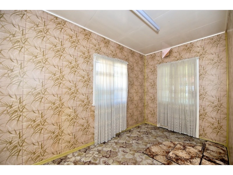 69 Roderick Street, Ipswich QLD 4305