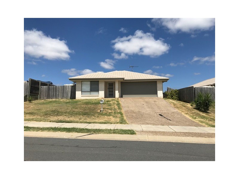 32 Peregrine Street, Lowood QLD 4311