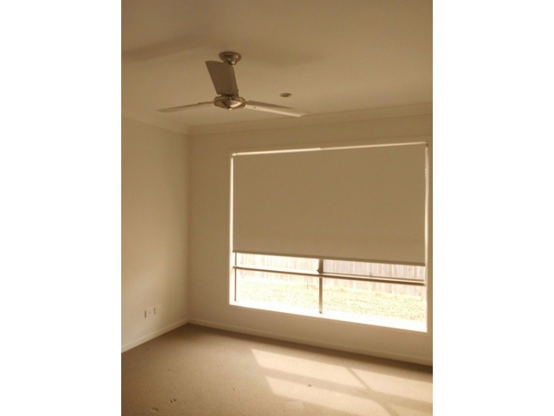 32 Peregrine Street, Lowood QLD 4311