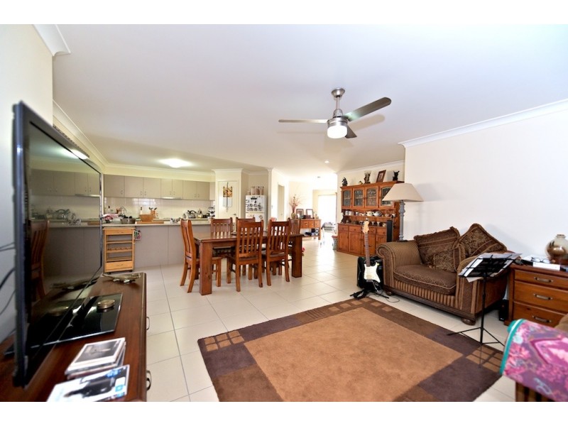 18 Brightwood Place, Fernvale QLD 4306