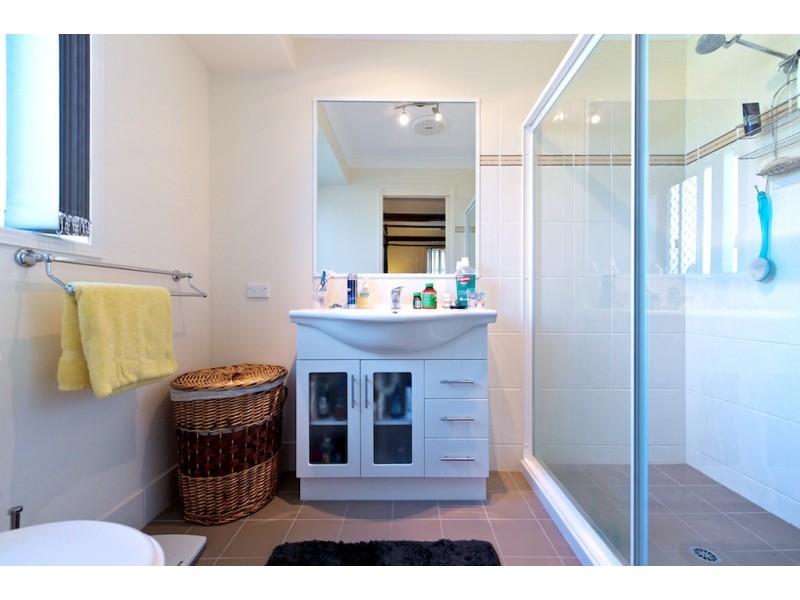 18 Brightwood Place, Fernvale QLD 4306