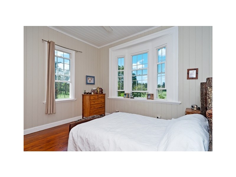 84 Shines Road, Wivenhoe Pocket QLD 4306