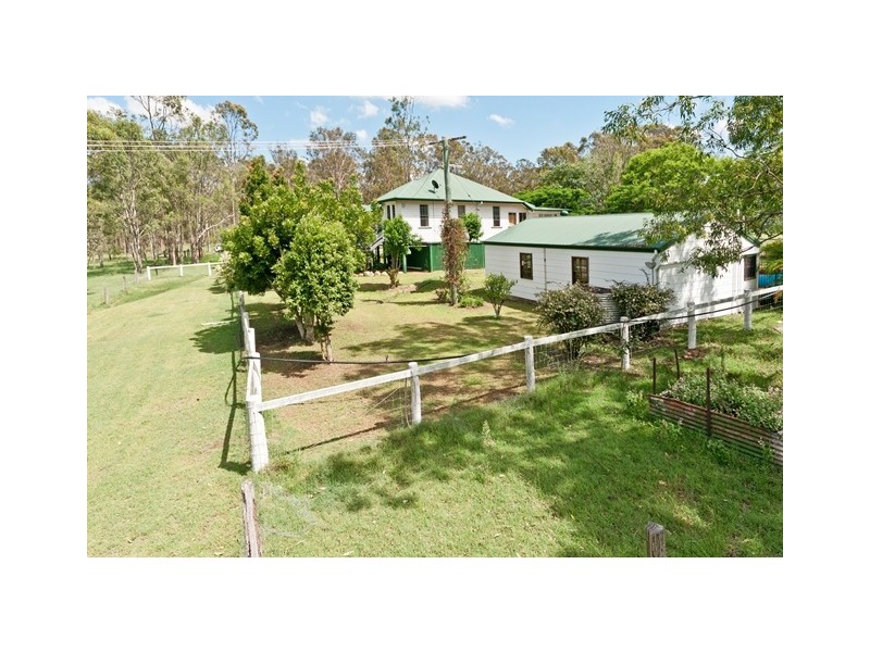 84 Shines Road, Wivenhoe Pocket QLD 4306