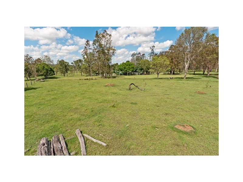 84 Shines Road, Wivenhoe Pocket QLD 4306
