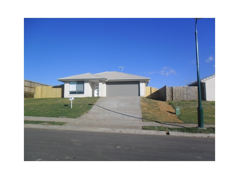 24 Peregrine Street, Lowood QLD 4311