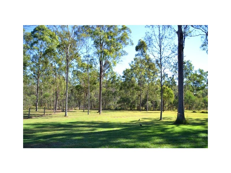 11 Challenge Avenue, Kensington Grove QLD 4341