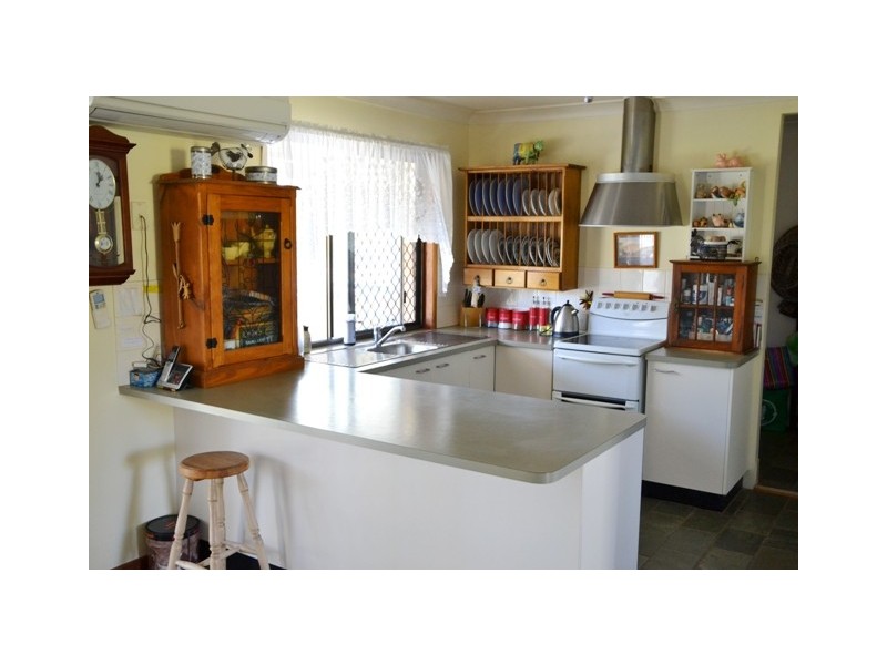 11 Challenge Avenue, Kensington Grove QLD 4341