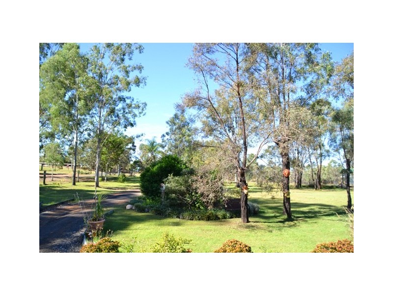 11 Challenge Avenue, Kensington Grove QLD 4341