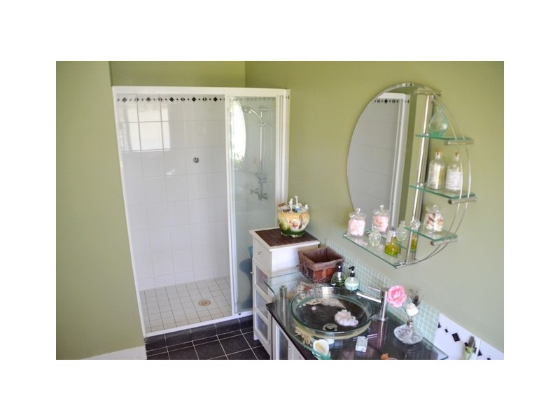 11 Challenge Avenue, Kensington Grove QLD 4341