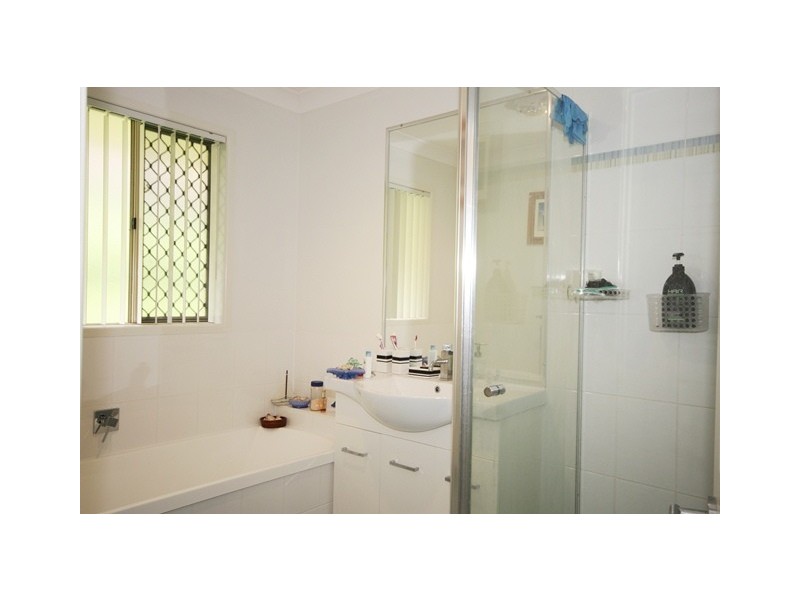 5 Lyndale Place, Fernvale QLD 4306