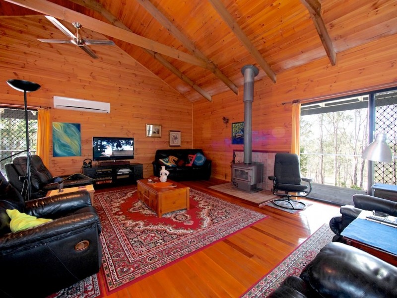 58 Outlook Dr, Esk QLD 4312