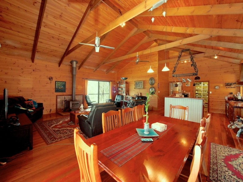 58 Outlook Dr, Esk QLD 4312