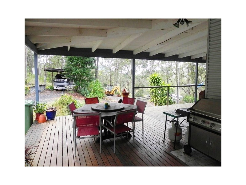 58 Outlook Dr, Esk QLD 4312