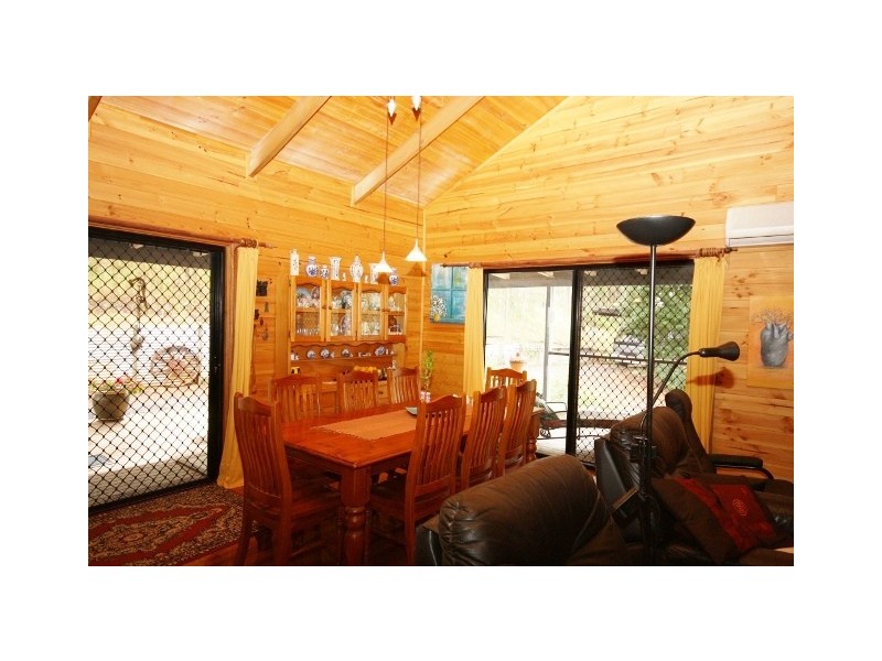 58 Outlook Dr, Esk QLD 4312