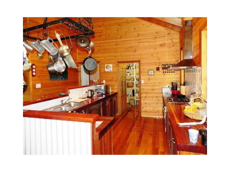 58 Outlook Dr, Esk QLD 4312