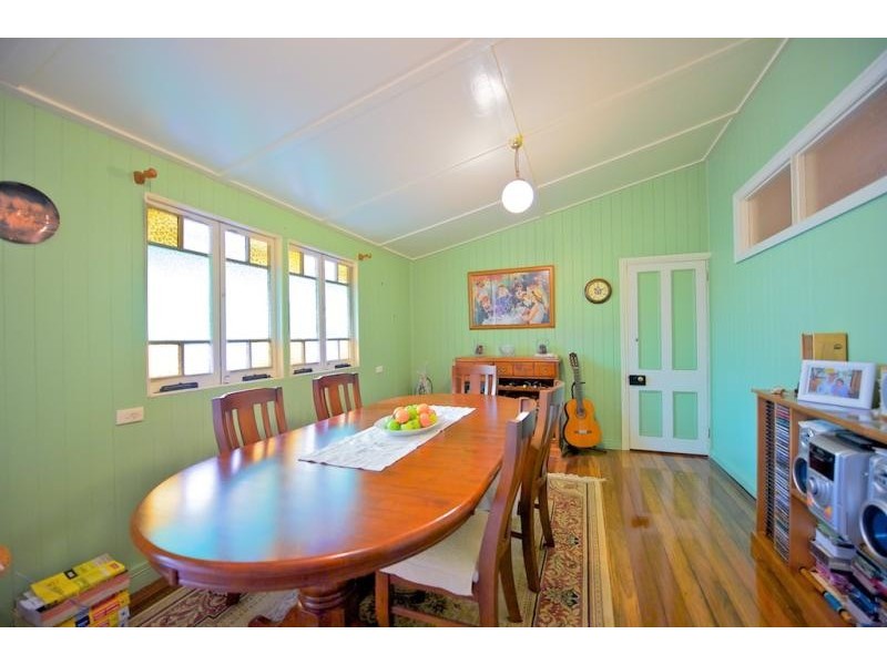 8 Clem St, Brassall QLD 4305