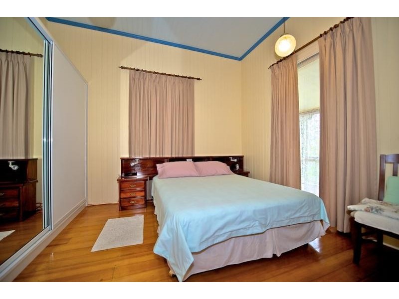 8 Clem St, Brassall QLD 4305