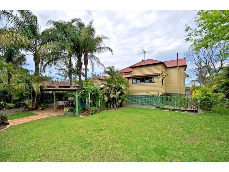 8 Clem St, Brassall QLD 4305