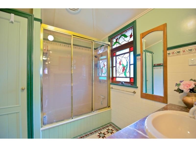 8 Clem St, Brassall QLD 4305