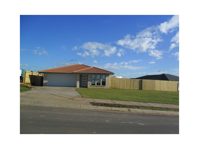 38 Peregrine Street, Lowood QLD 4311