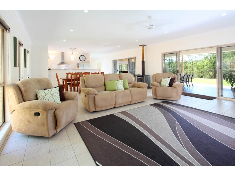 480 Lake Manchester Road, Kholo QLD 4306