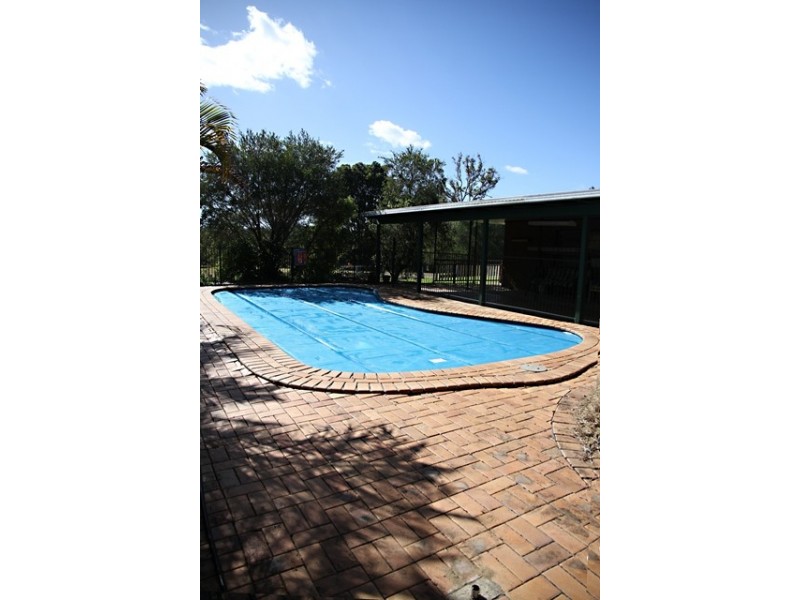 15 Wybalena Road, Pine Mountain QLD 4306