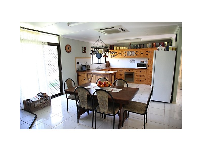 15 Wybalena Road, Pine Mountain QLD 4306