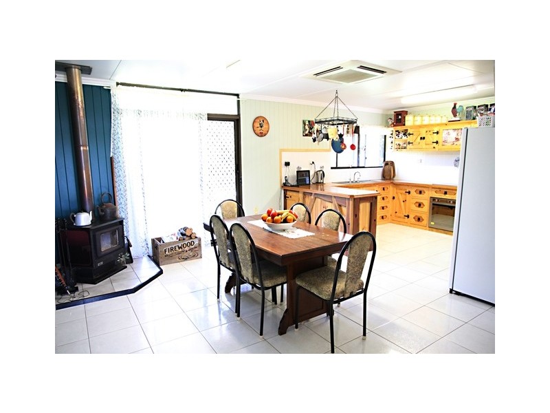 15 Wybalena Road, Pine Mountain QLD 4306