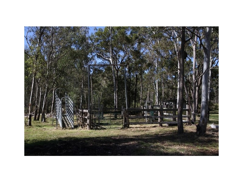 15 Wybalena Road, Pine Mountain QLD 4306