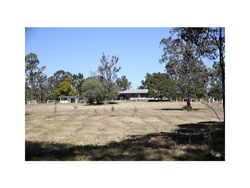 15 Wybalena Road, Pine Mountain QLD 4306