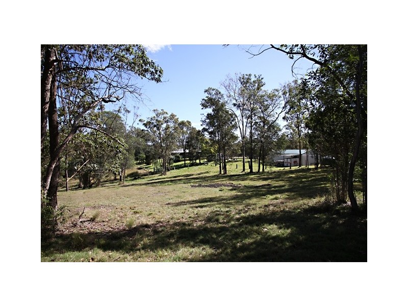 15 Wybalena Road, Pine Mountain QLD 4306