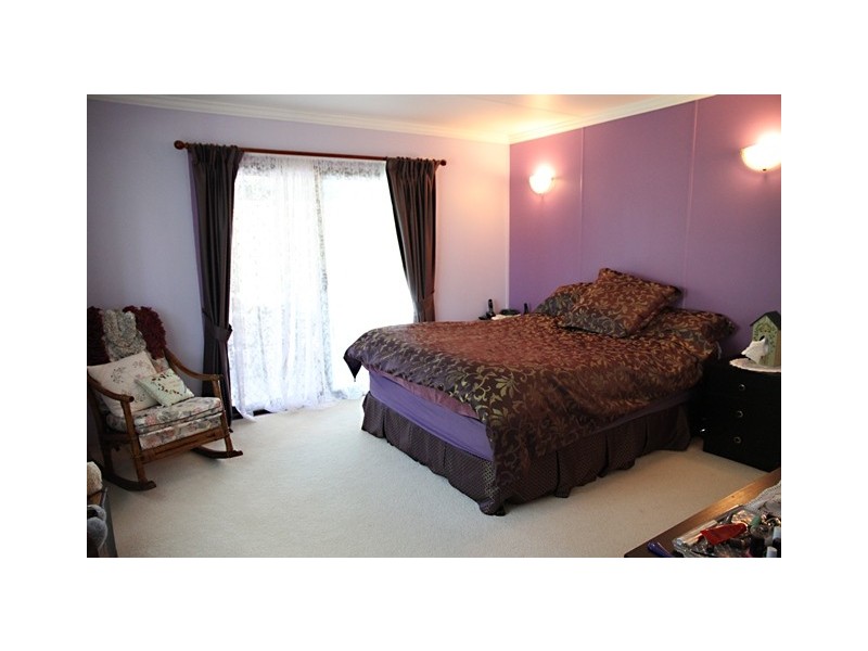 15 Wybalena Road, Pine Mountain QLD 4306