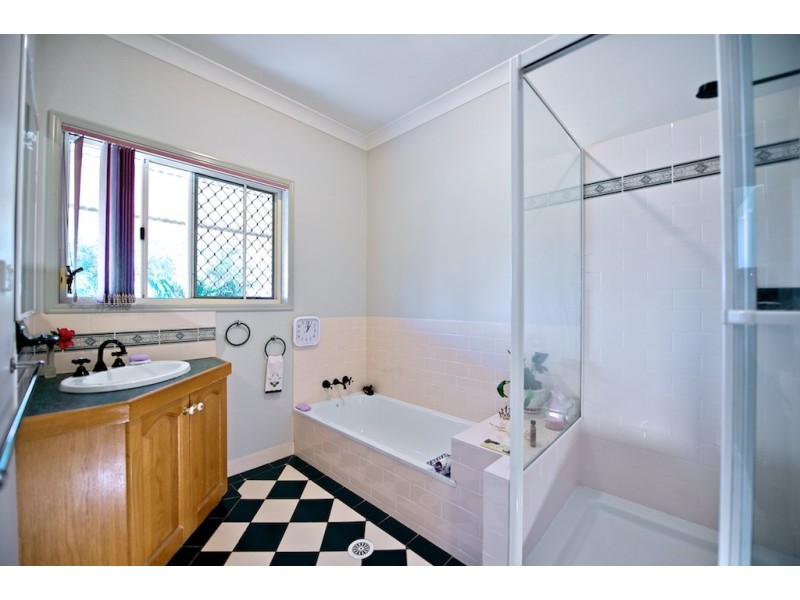 18 Shannon Road, Lowood QLD 4311