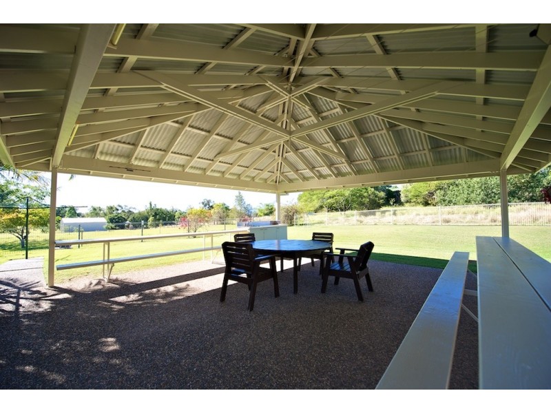 18 Shannon Road, Lowood QLD 4311