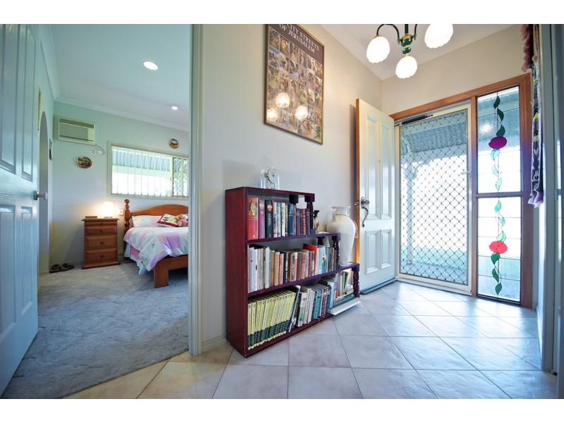 18 Shannon Road, Lowood QLD 4311