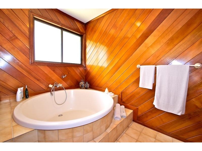 43 Mountain Vista Ct, Mount Crosby QLD 4306