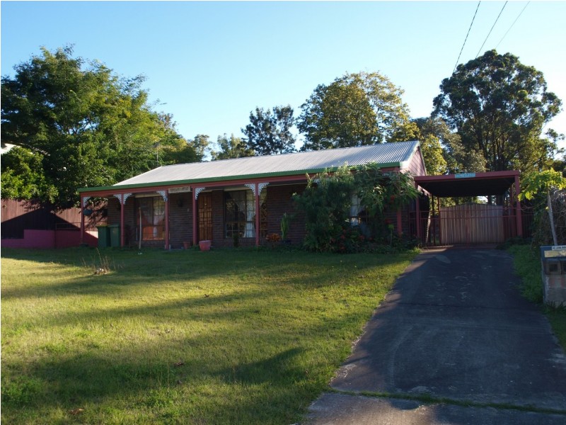 17 Jones Street, Blackstone QLD 4304