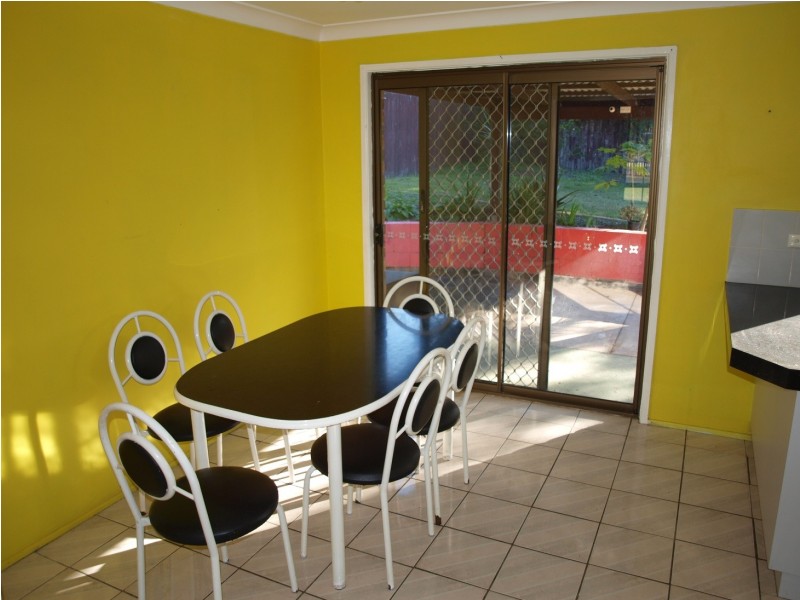 17 Jones Street, Blackstone QLD 4304