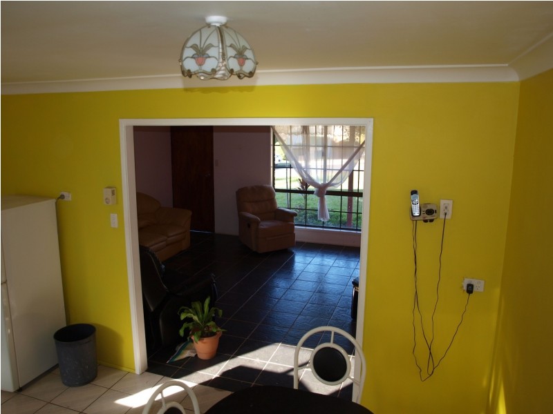 17 Jones Street, Blackstone QLD 4304