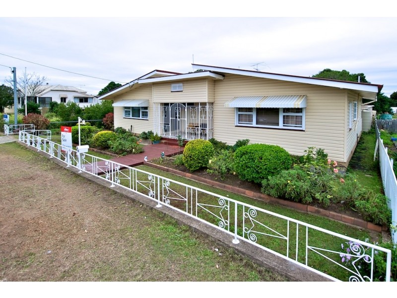 54 Main Street, Lowood QLD 4311