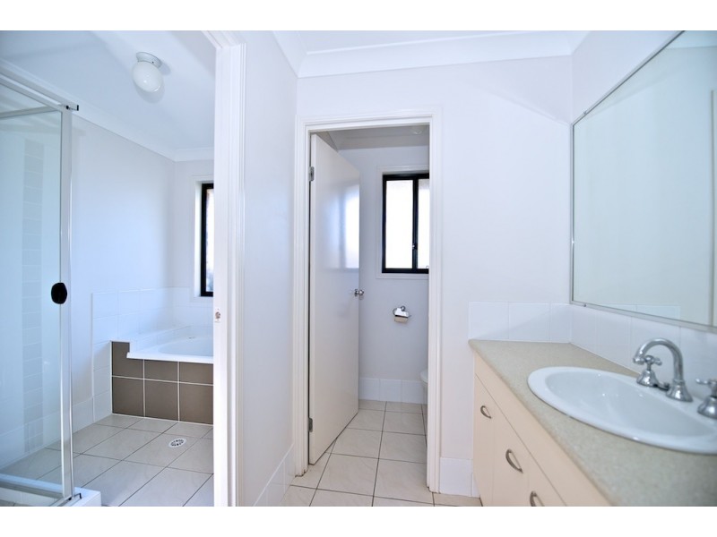 74 Anna Drive, Raceview QLD 4305