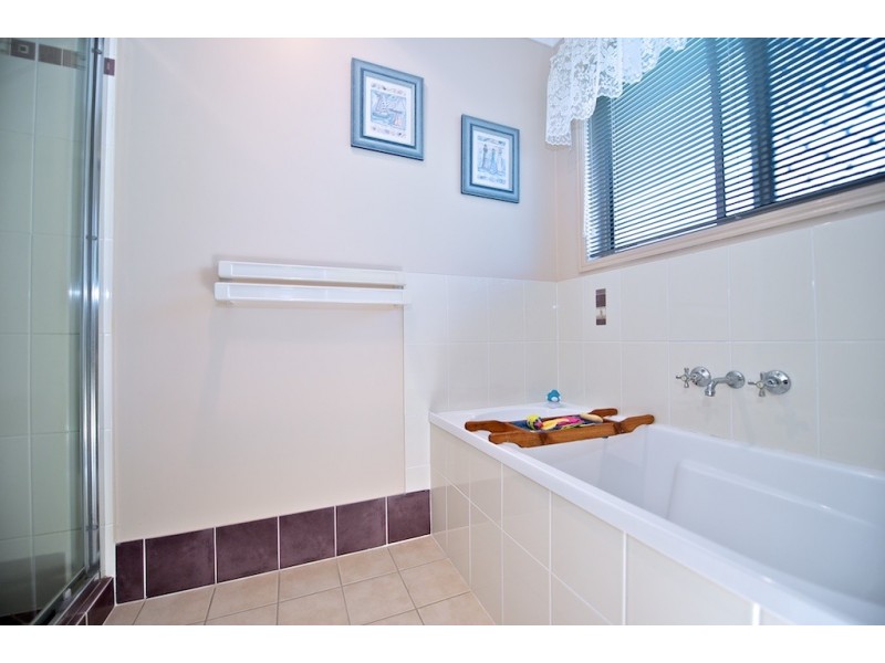 15 Manthey Road, Tarampa QLD 4311