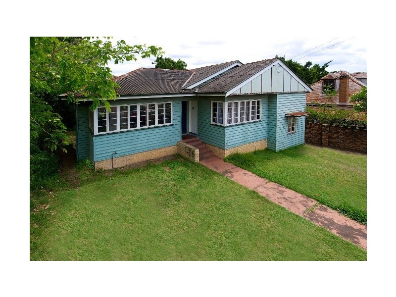 5 Burnett Street, West Ipswich QLD 4305